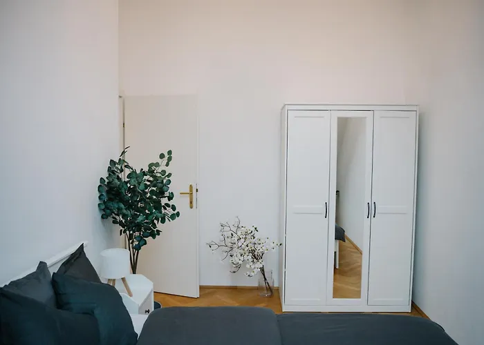 110qm, 4 Bedroom, Near Schoenbrunn *