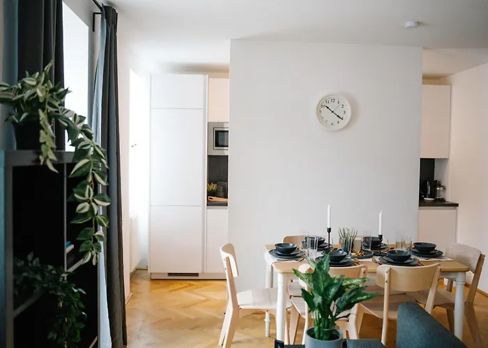 110qm, 4 Bedroom, Near Schoenbrunn *