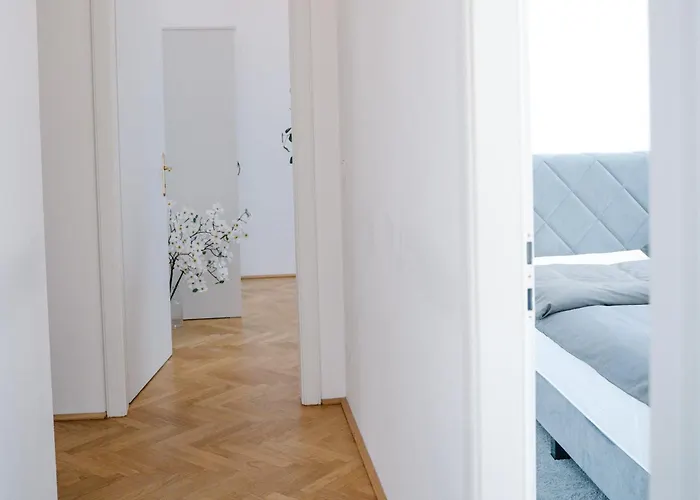 110qm, 4 Bedroom, Near Schoenbrunn *