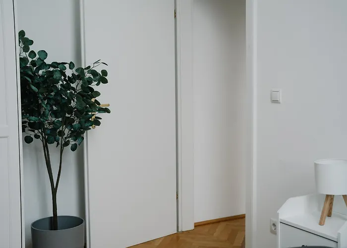 110qm, 4 Bedroom, Near Schoenbrunn Appartement *