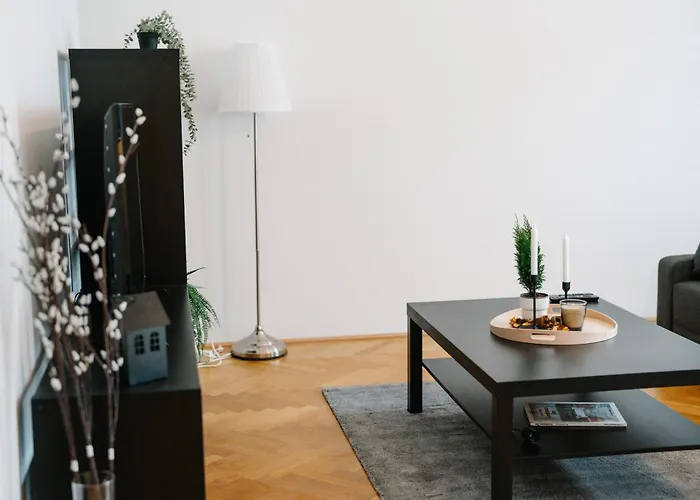 110qm, 4 Bedroom, Near Schoenbrunn Appartement