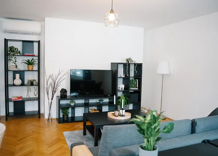 110qm, 4 Bedroom, Near Schoenbrunn Appartement Wenen